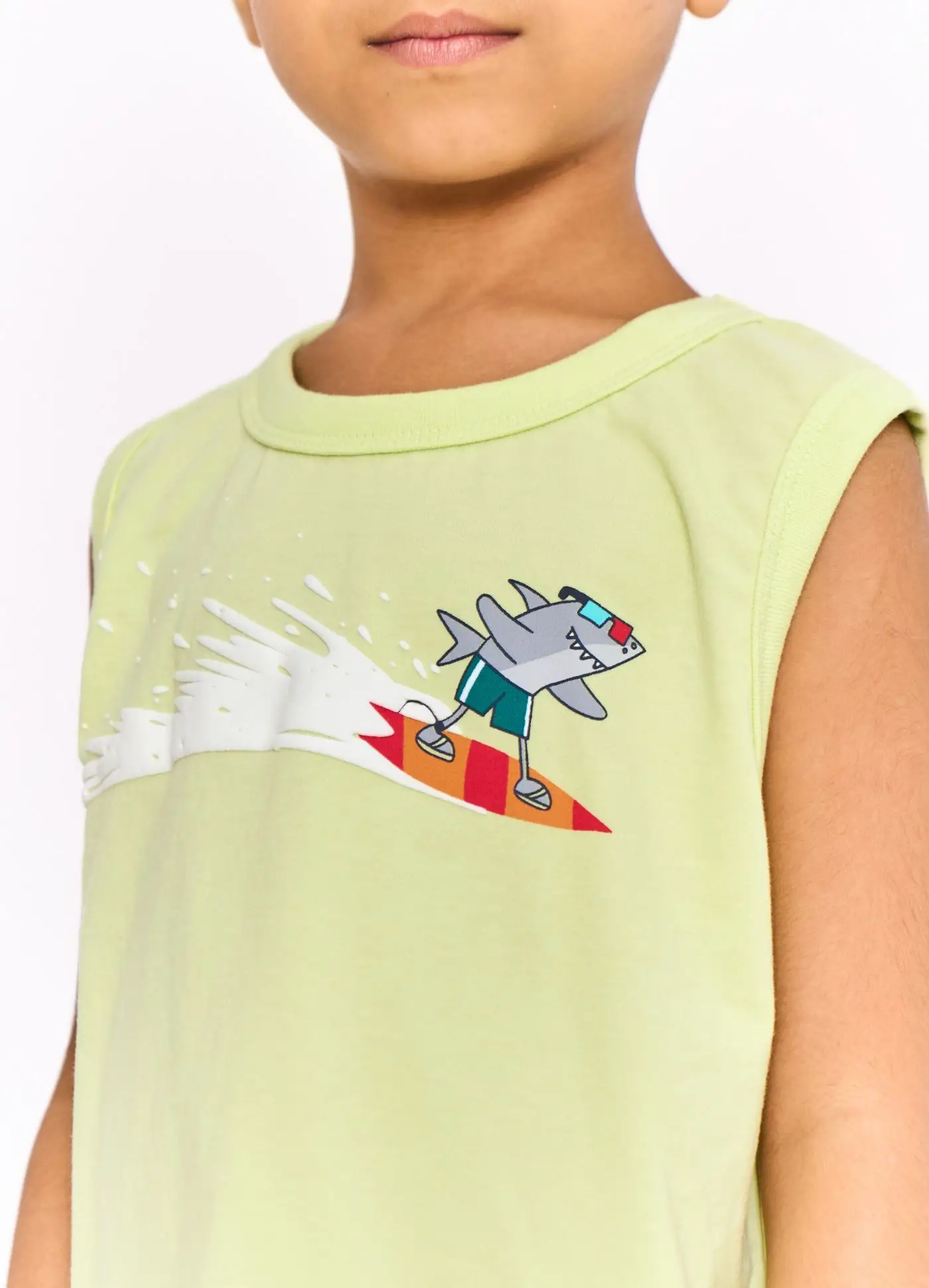 Miniatura CONJ. REGATA E SHORT - TUBARAO COR: REGATA AMARELO CITRUS E  SHORT AZUL 3